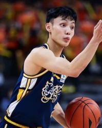 安博体育-广东男篮战胜江苏，杜锋终于做对一件事：胡明轩打替补让位于徐杰