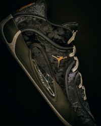 卡斯尔将穿棕金配色JT4 PE亮相马刺vs尼克斯NBA总决赛|Jordan Brand|道歉|赛场|黄灿灿|城堡_新浪体育_新浪新闻